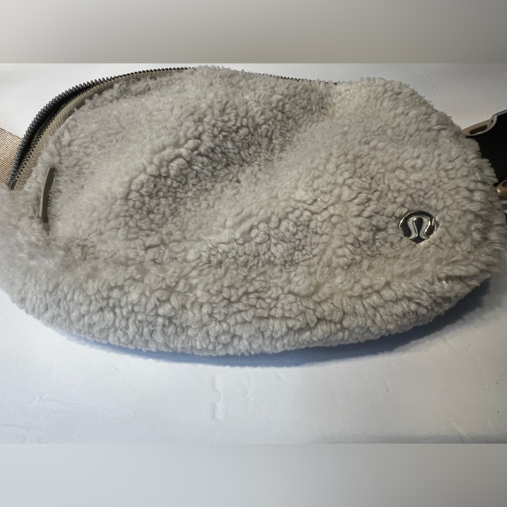 Lululemon Shearling Women's Bag